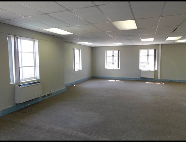 375M² OFFICE TO LET IN HYDE PARK